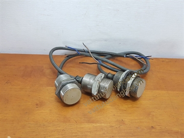 Hình ảnh của Cảm Biến Từ 3 Dây M30 Omron E2EV-X10C1